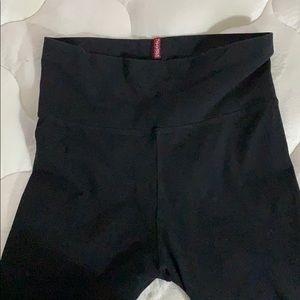 Hard Tail Cropped Flare Yoga Pants